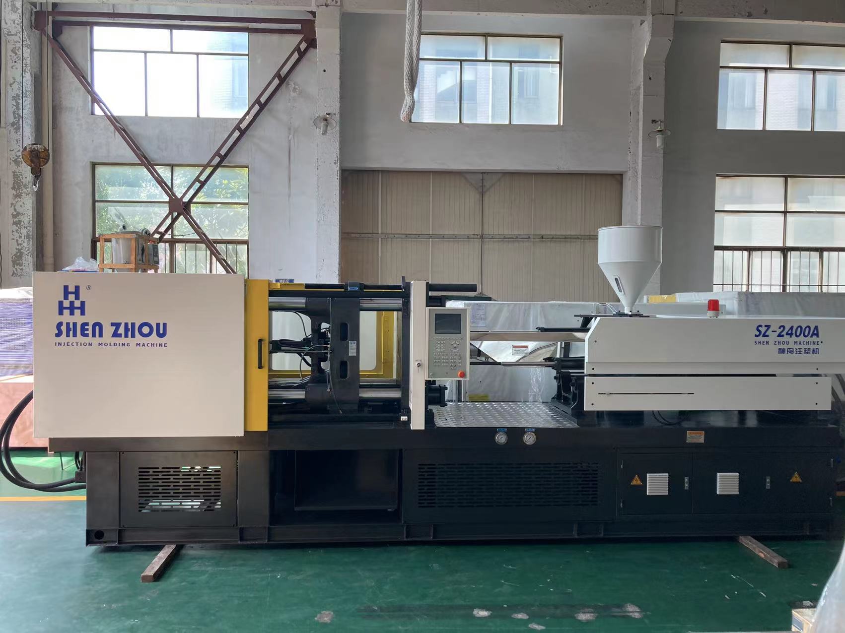 2400KN Manu-manong Hydraulic Injection Molding Machine