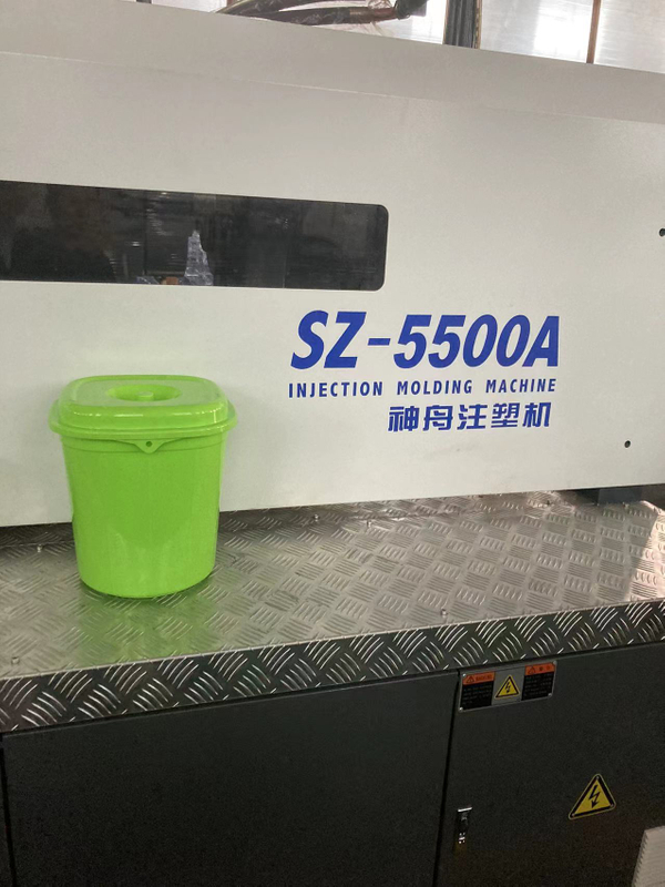 Safety Specialized Injection Mould Machine Para sa Plastic Recycling Waste Bin